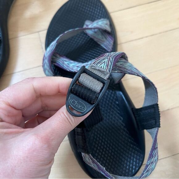 Chaco ZX/2 Women’s Strappy Sandals Purple And Blue Pixel Weave Toe Strap 8 - Picture 5 of 6